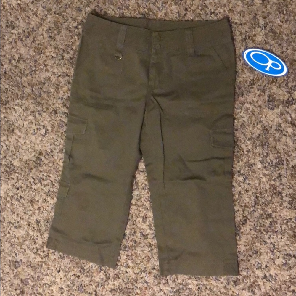 Ocean Pacific Size 13 Capris (NEVER WORN)